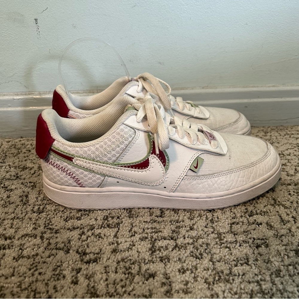 Nike Court Low Premium Valentine’s Day White Lace-Up Sneakers Size 8